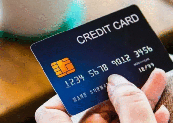ఫోన్లలో క్రెడిట్ కార్డ్ మోసాలు..! మన కష్టార్జితాన్ని సేఫ్గా ఉంచుకునే మార్గాలు!